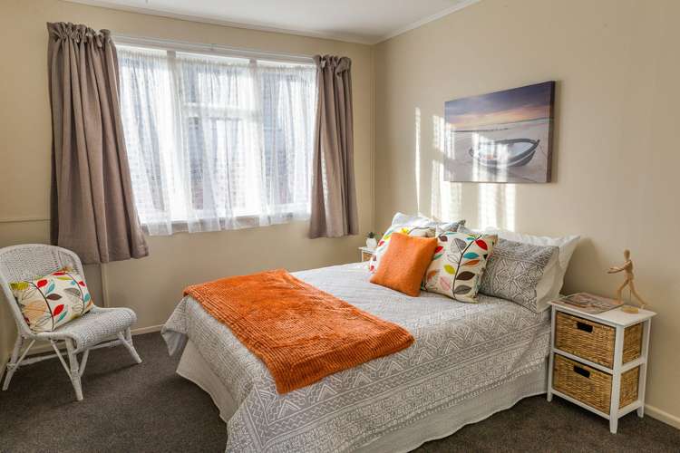 192 Warspite Avenue Waitangirua_9