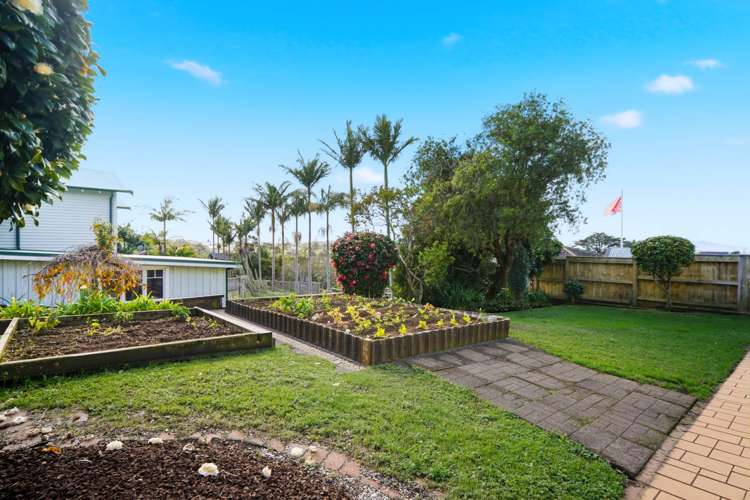 209C Onewa Road_5