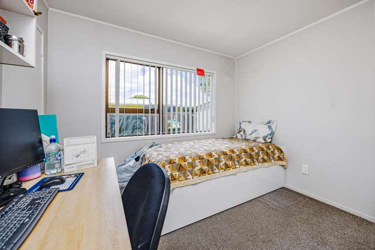 1/2 Burundi Avenue Clendon Park_16