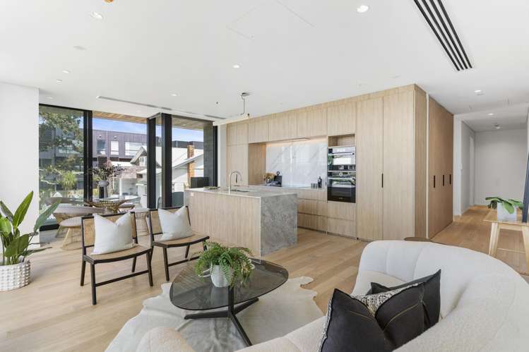304/110 Kitchener Road_4