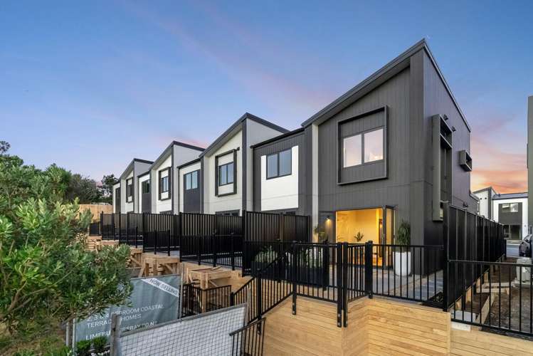 8/4 Ngaroma House Drive Hobsonville Point_10