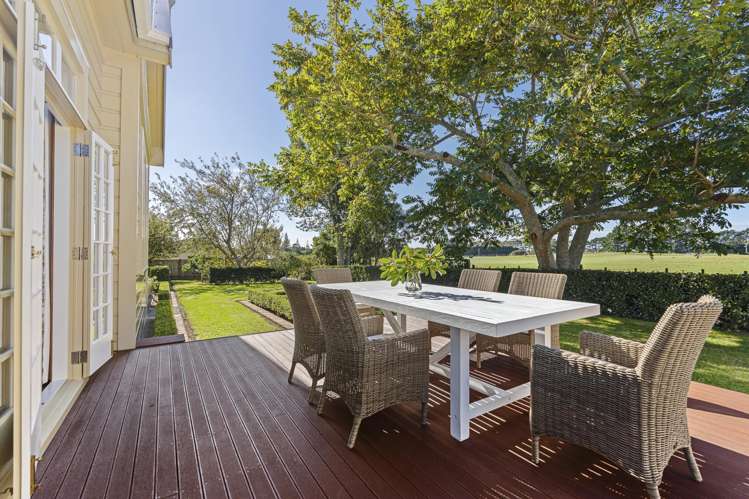 137 Egmont Road Hillsborough_10