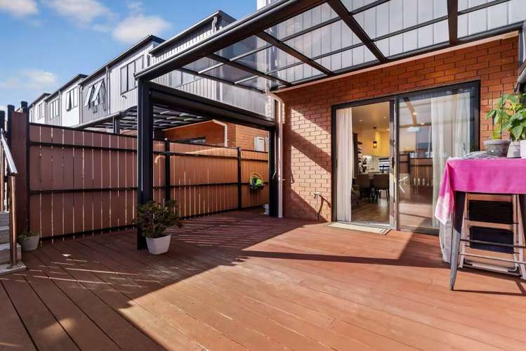 18 Treeline Lane Flat Bush_10