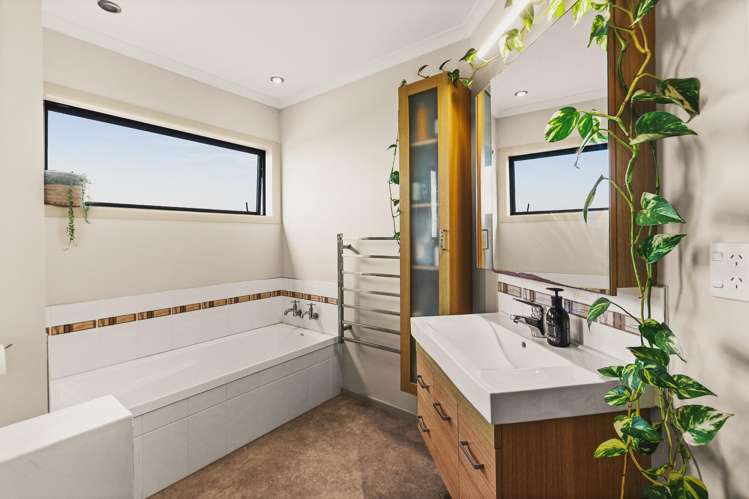 247 Whirinaki Road Bay View_13