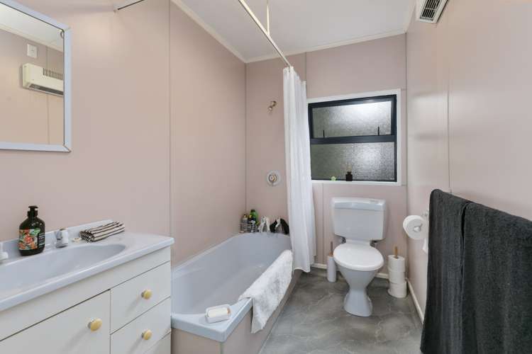 26a Field Street Silverstream_5