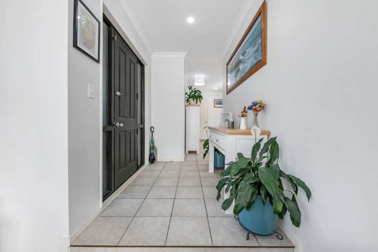 11 Norman Close The Gardens_10