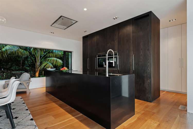 94-98 Lax Crescent Leigh_8