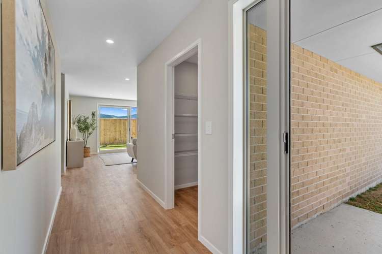 9 Georgina Beyer Way Carterton_16