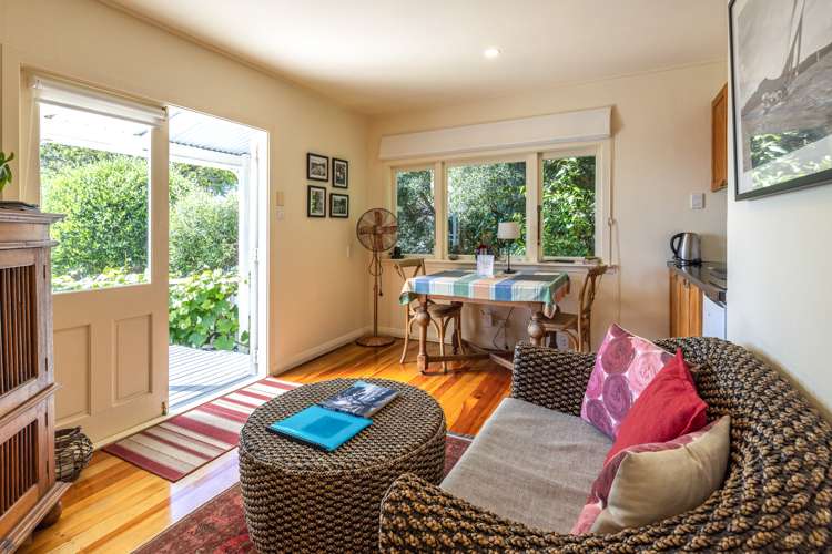 44 Queens Drive Oneroa_18