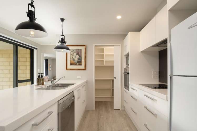 18 Lancaster Avenue Burleigh_2