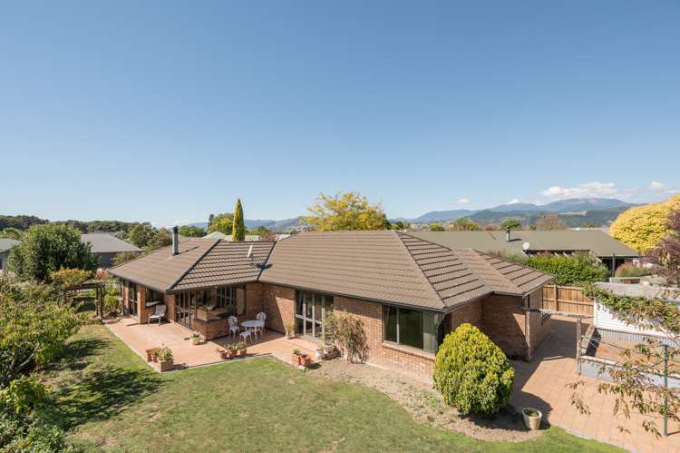 39 Malthouse Crescent Brightwater_1