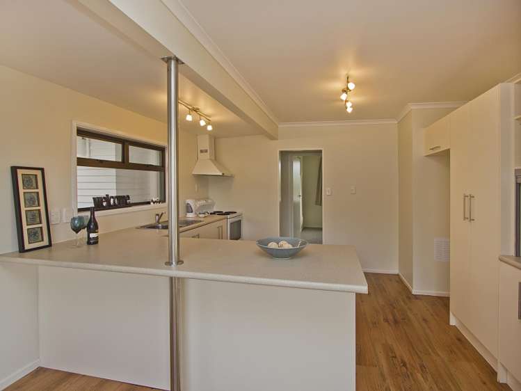 37 Fraser Street Wainuiomata_5