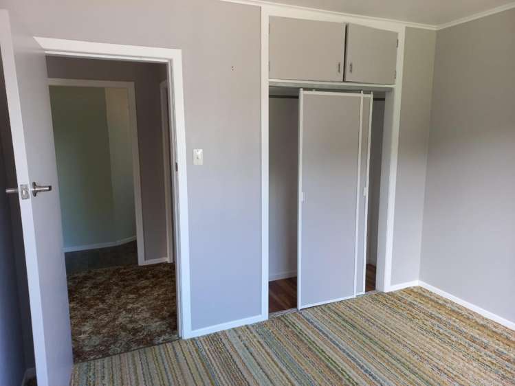 11 Fairbank Avenue Stratford_12