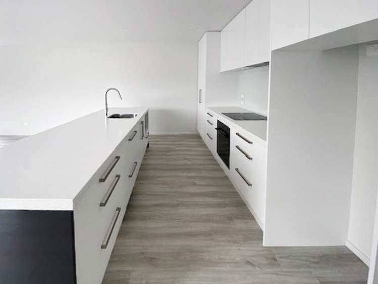 24 Gemstone Place 11103_1