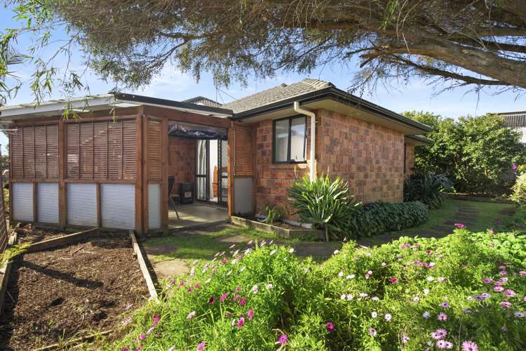 8 Logan Place Waiuku_12