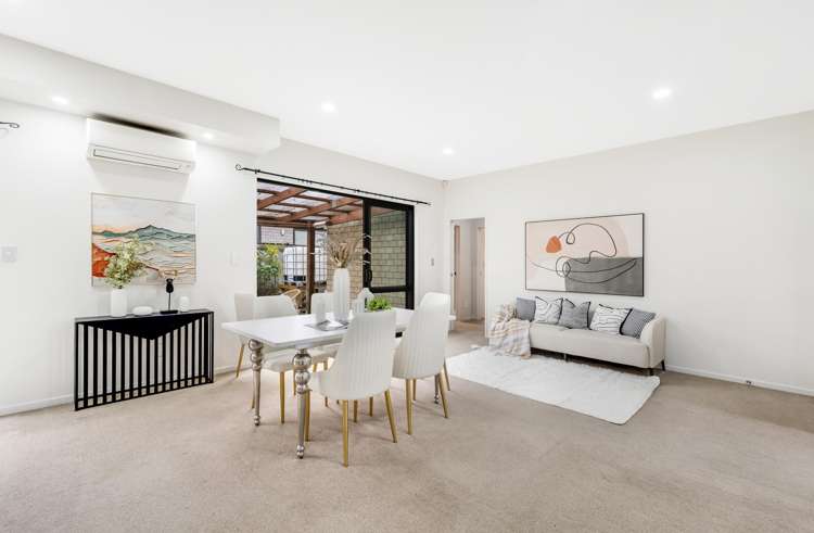 4 Helianthus Avenue Flat Bush_4