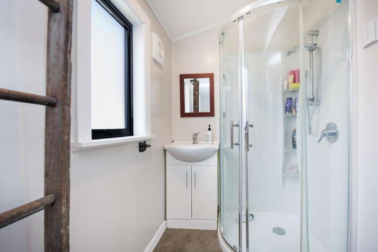 9 Kingswood Street Takaro_16