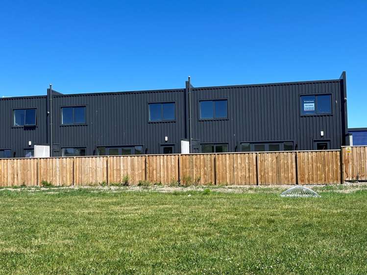 8/1 Lake Bryndwr Lane Burnside_8