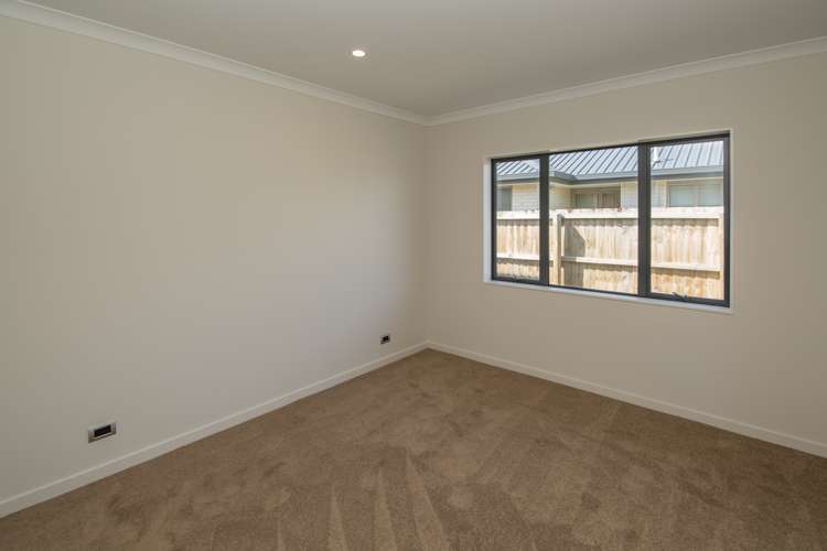 7 James Caird Lane Wigram_12