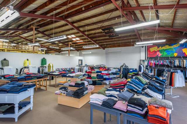 1,000 sqm Front Unit with Retail Frontage – For Lease