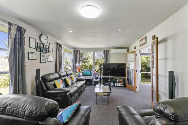 38 Davidson Crescent Tawa_3