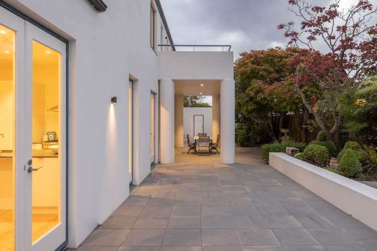 2 Garden Road Merivale_19