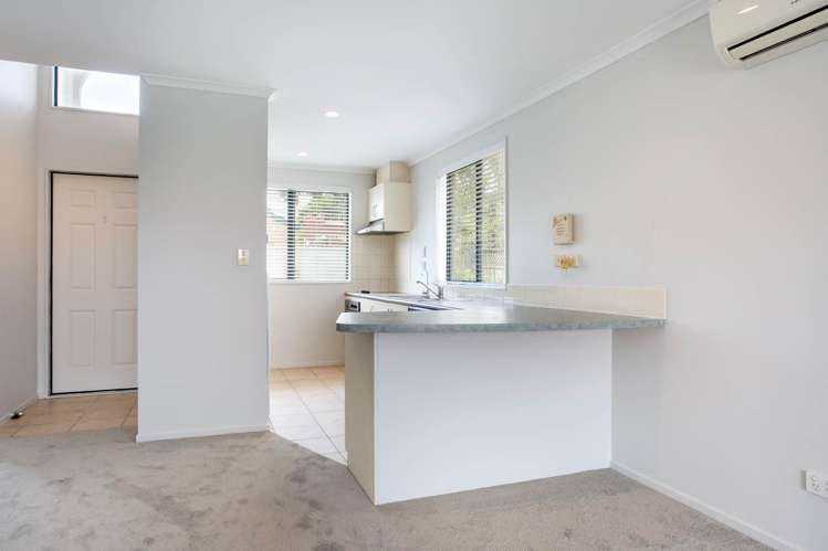 2d Reid Road New Lynn_7