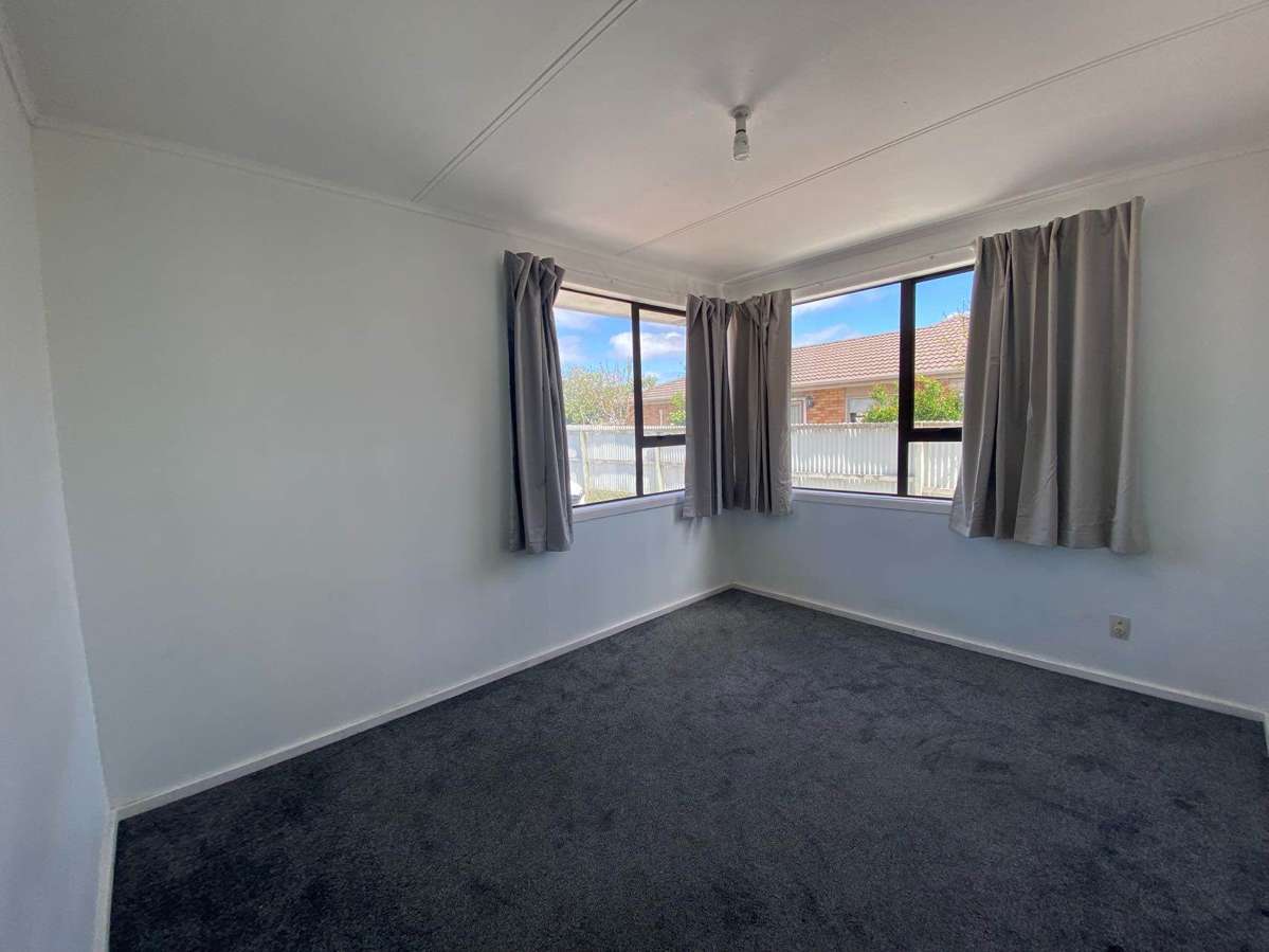 Comfortable Family Home in Convenient Papatoet... 4