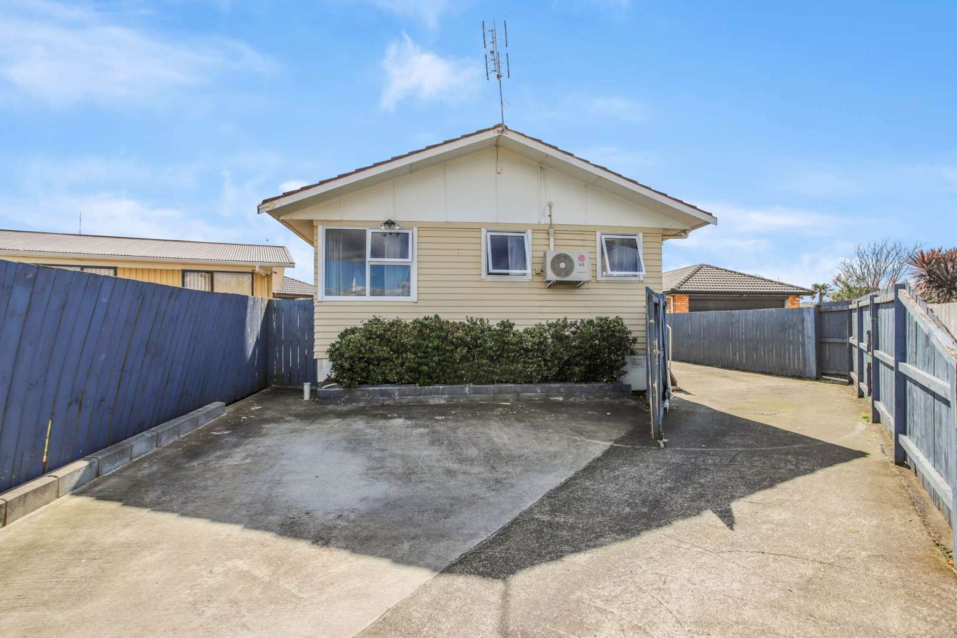 8 Tiari Place Mangere East_0