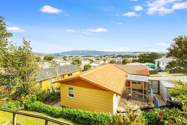 88 Arahura Crescent Waitangirua_12