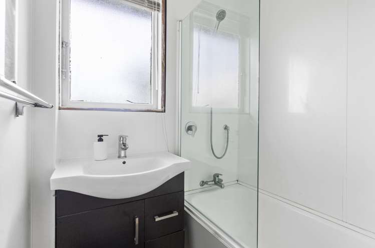 2 Blampied Road Otara_8