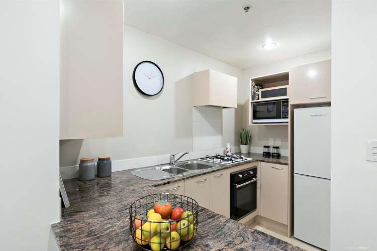 89 Victoria Street West_1
