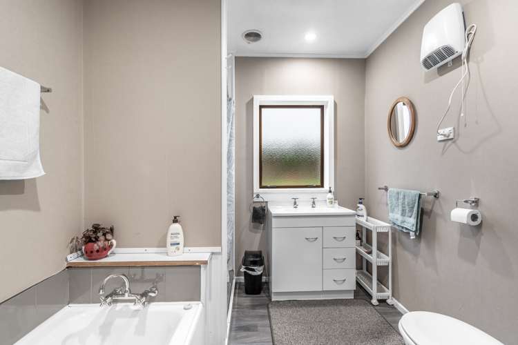 143 Flora Road East Makarewa_23