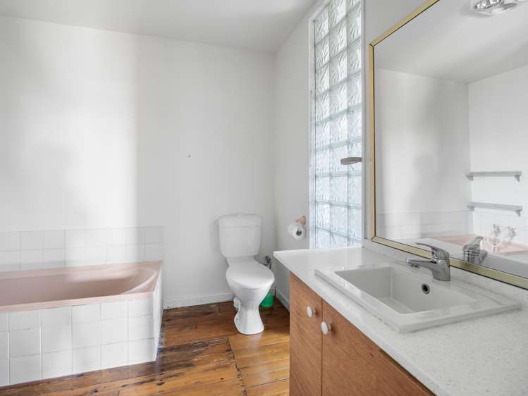 6 Robin Street Burwood_9