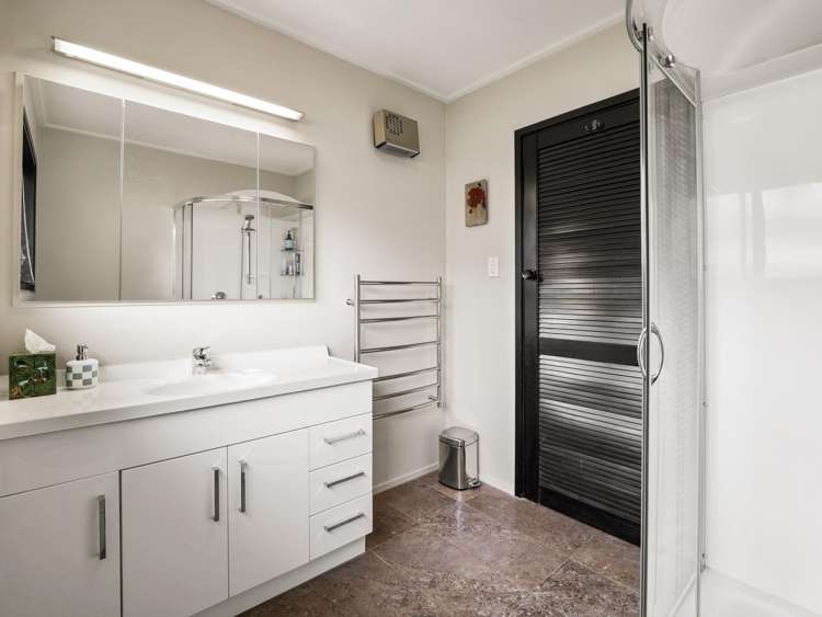 62 Easther Crescent Kew_14