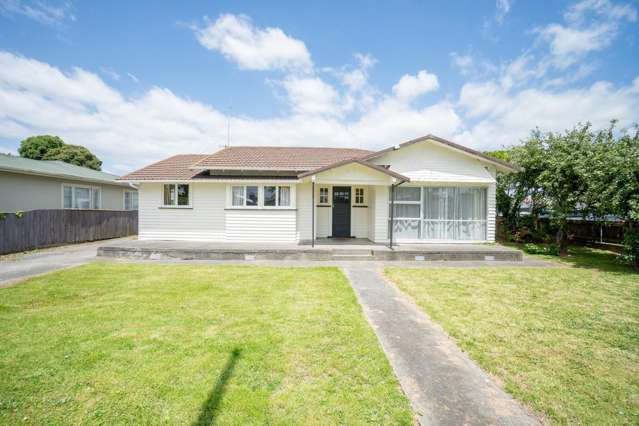 Spacious 5-Bedroom Apartment for Rent in West End, Palmerston North