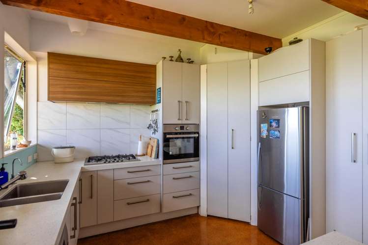 9 Pah Road Onetangi_14