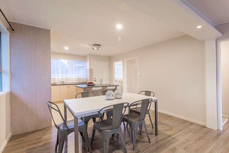 27 Sandrine Avenue Clover Park_15