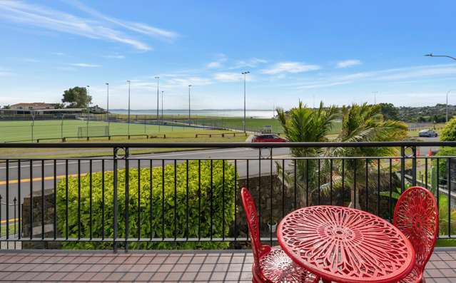 1 Macleans Road Bucklands Beach_2