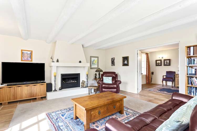 6 Main Road Governors Bay_8