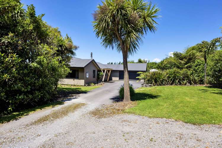 1955 Egmont Road Kaimiro_12