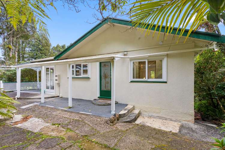 562 Scenic Drive Waiatarua_25