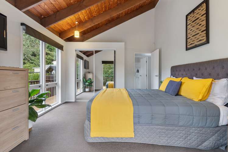 520 West Coast Road Oratia_14