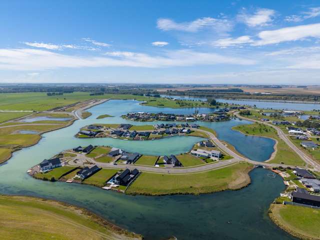 18 Bridgewater Quay Lake Hood_2