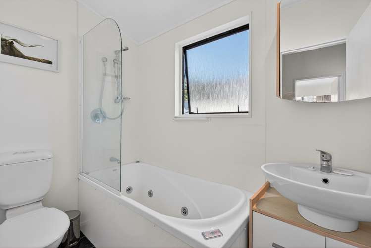 3B Pukatea Street Eastbourne_14