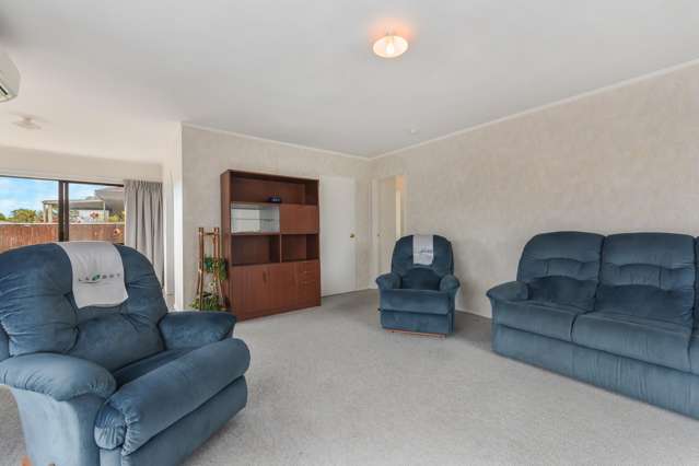 1/12 Stead Crescent Stoke_4