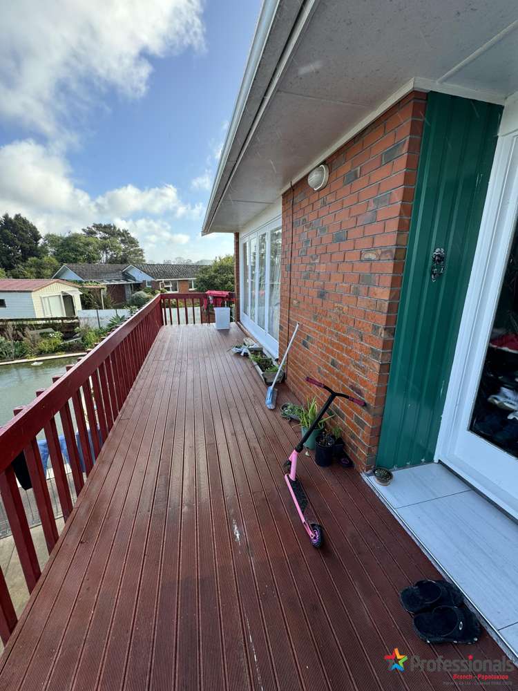 3 Riverina Avenue ( upstairs) Pakuranga_10