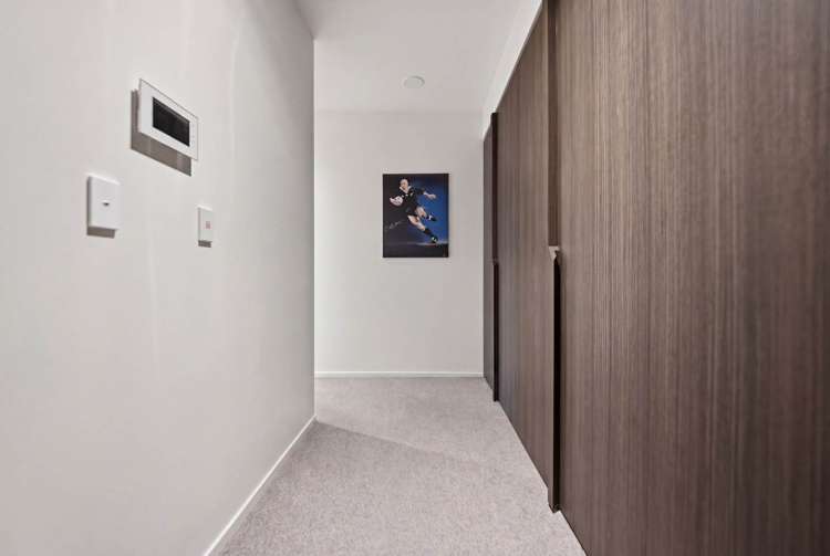 803/10 Commerce Street City Centre_9