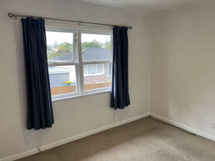 32 Chartwell Avenue Glenfield_14
