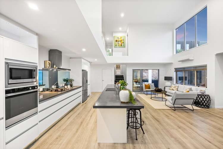 8 Tuatini Place Long Bay_14